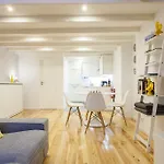 Iconic Tram Views & Loft Living - Loft In Bica アパート *