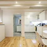 Iconic Tram Views & Loft Living - Loft In Bica アパート *