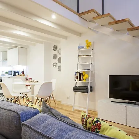 Iconic Tram Views & Loft Living - Loft In Bica *