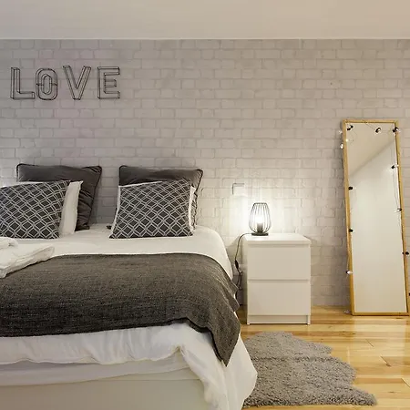 Iconic Tram Views & Loft Living - Loft In Bica *